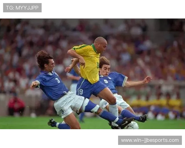 足球传奇小罗究竟是哪国人他为世界足球留下了怎样的精彩瞬间