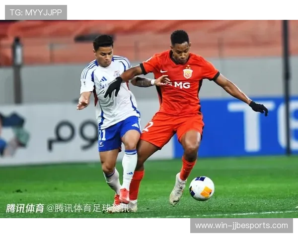 足球星兄弟情深：从竞技场到生活中的无尽支持与默契配合